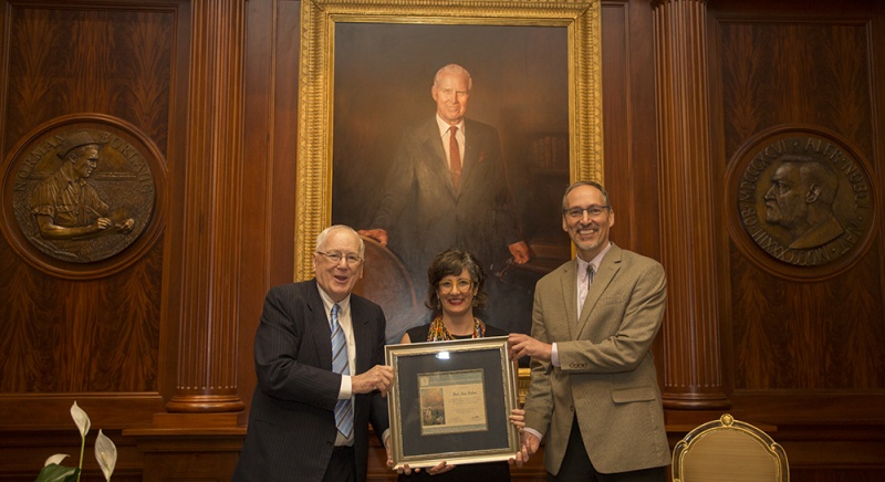 Hale Ann Tufan accepts the 2019 Norman E. Borlaug Award